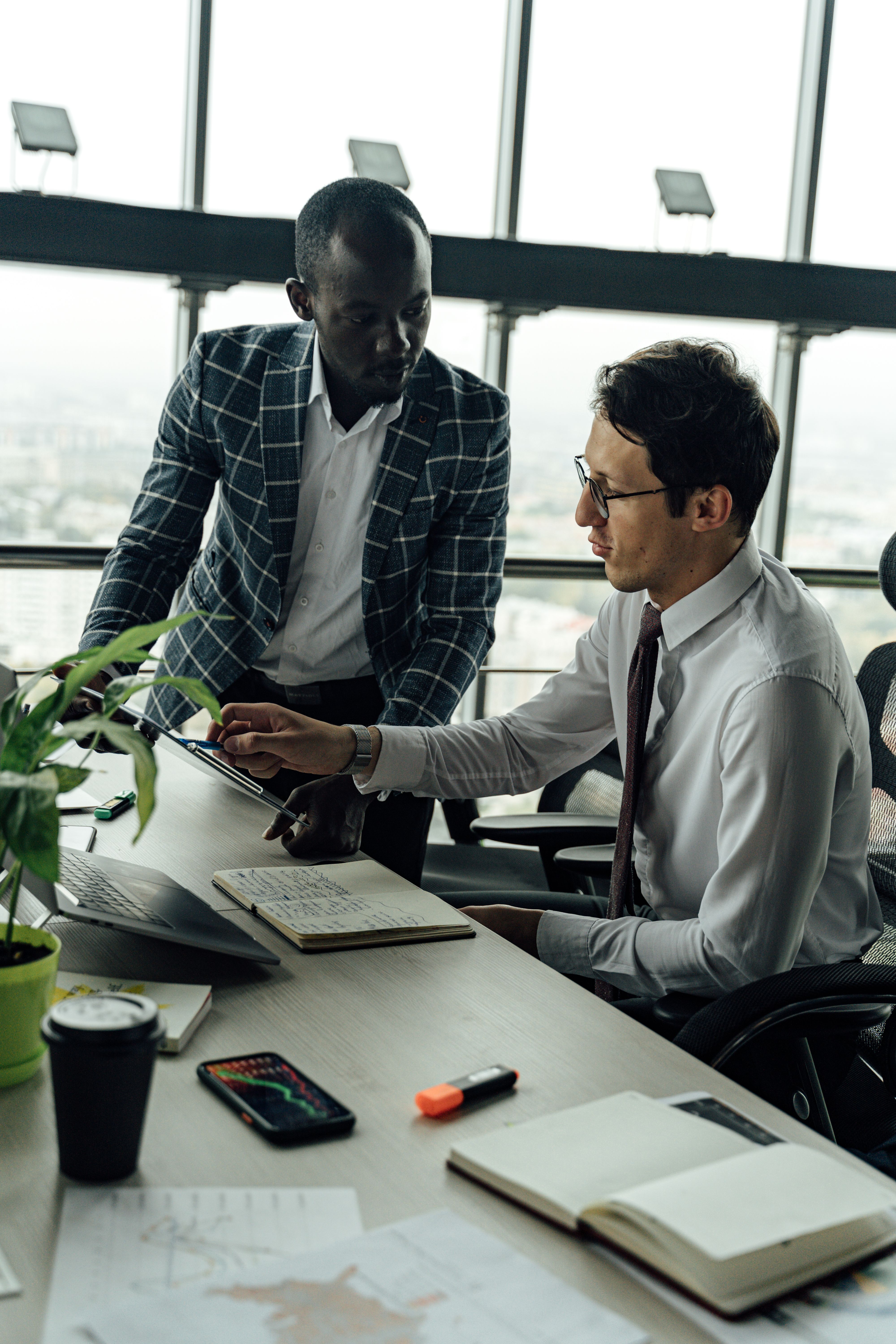 IT consulting team collaboration session